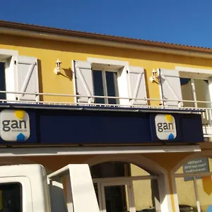 Logis Saint Austremoine Apartment
