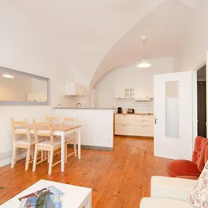 Centre, T2 Bergere Avec Parking Apartment